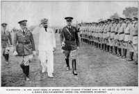 Washington - Il Gen. Balbo passa in rivista le sue guardie d'onore dopo il suo arrivo da New York a bordo dell'apparecchio anfibio del Presidente Roosevelt